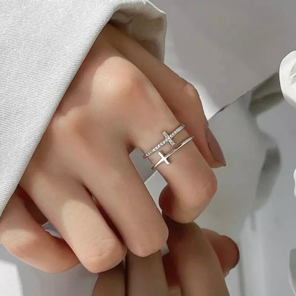Double cross ring